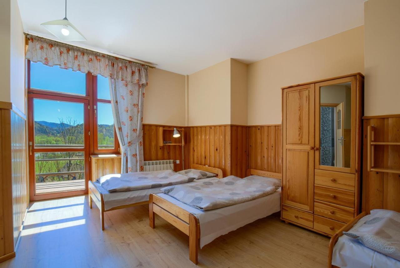 Bed and Breakfast Schronisko Pttk Trzy Korony Сромовце-Ніжне Екстер'єр фото