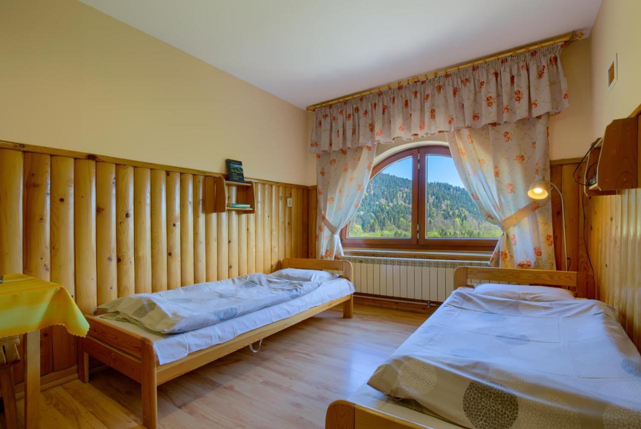 Bed and Breakfast Schronisko Pttk Trzy Korony Сромовце-Ніжне Екстер'єр фото