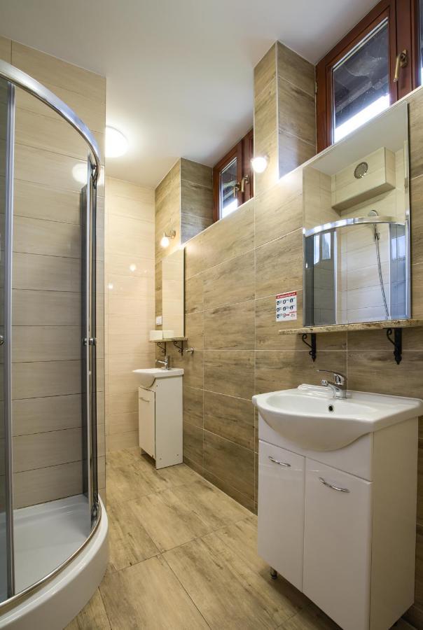 Bed and Breakfast Schronisko Pttk Trzy Korony Сромовце-Ніжне Екстер'єр фото