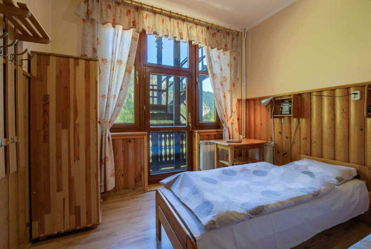 Bed and Breakfast Schronisko Pttk Trzy Korony Сромовце-Ніжне Екстер'єр фото