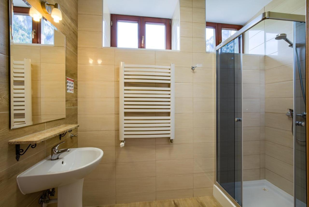 Bed and Breakfast Schronisko Pttk Trzy Korony Сромовце-Ніжне Екстер'єр фото