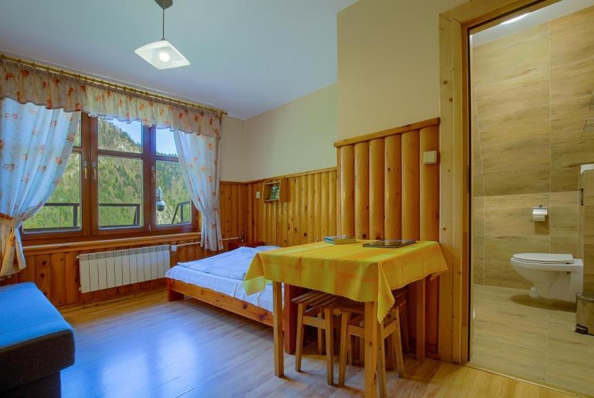 Bed and Breakfast Schronisko Pttk Trzy Korony Сромовце-Ніжне Екстер'єр фото